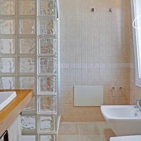 Semesterbostad Charming House *