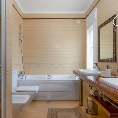 בית נופש Charming House *