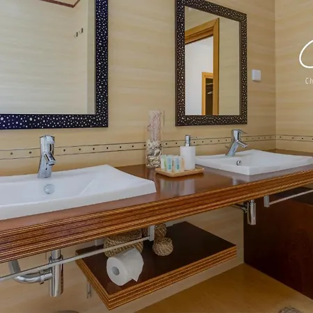 בית נופש Charming House בורגאו