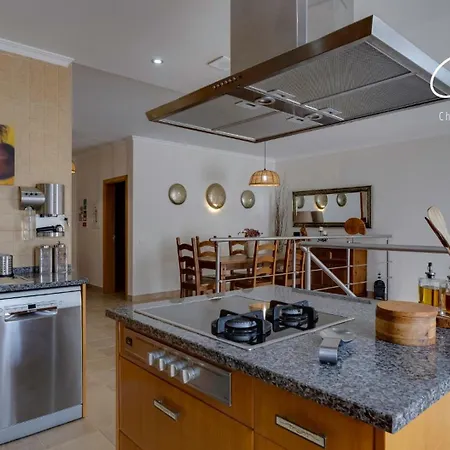 בית נופש Charming House *